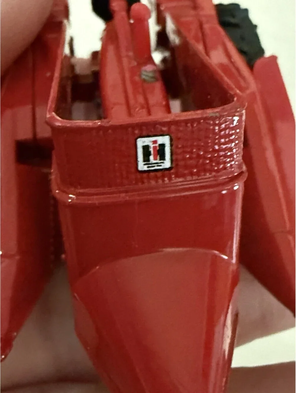1/64 die-cast metal IH Farmall
